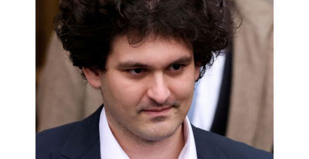 班克曼-佛里特因不当挪用资金等罪名，面临多项诈欺指控。