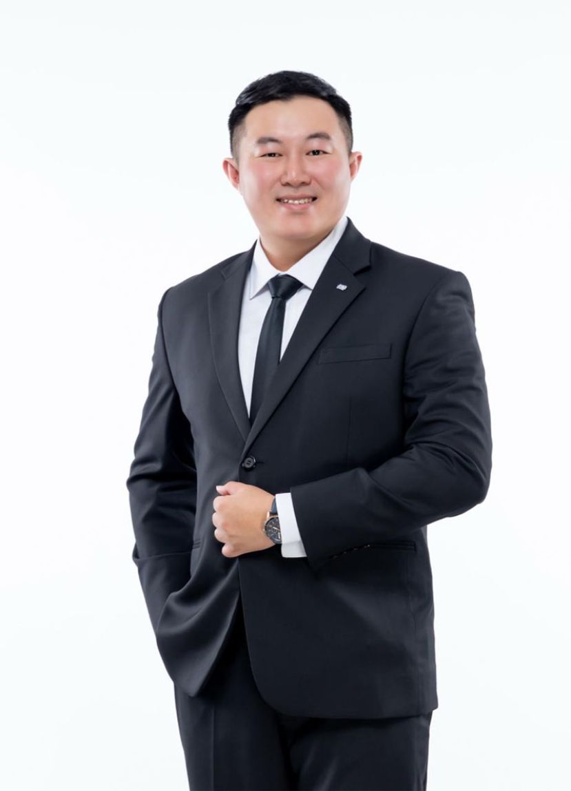 砂区副主席兼马来西亚总会副会长ervis Jong 杨富凯。