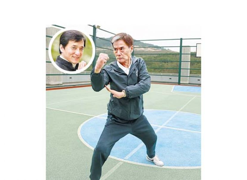 徐忠信做过龙虎武师、演员，他直言年少轻狂时曾跟不少人交恶，更曾与成龙（小图）在车厢中打架。