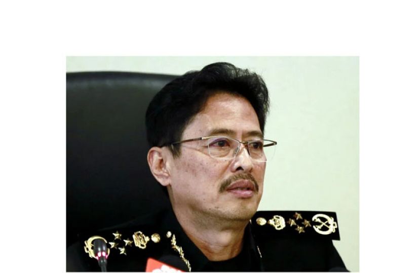 丹斯里阿占巴基。