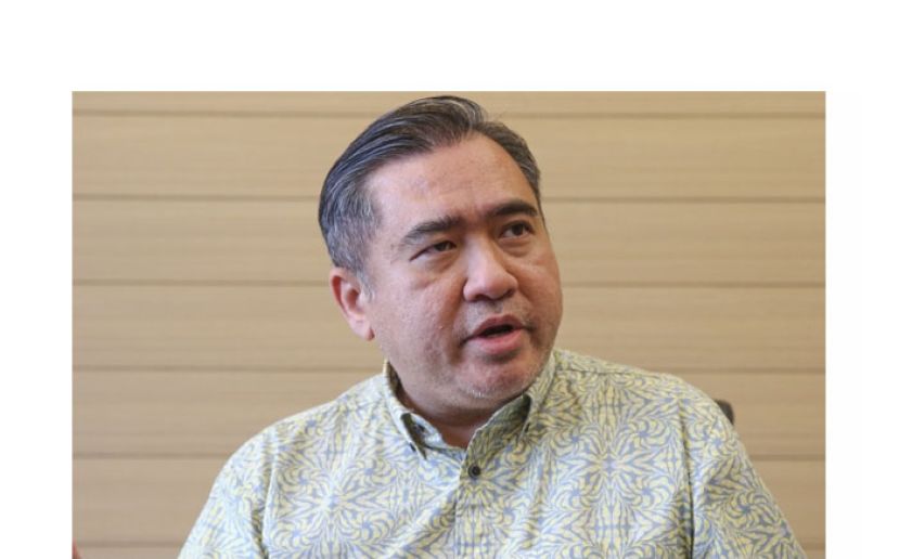 交通部长陆兆福。