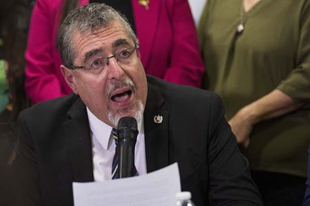 ●危地马拉检方8日指出，总统大选涉行政违规，阿雷巴洛获胜无效。