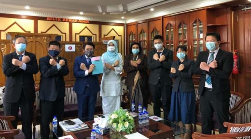 彭亨州希盟议员抗议修改宪法，允许州政府委任5名议员进入议会。