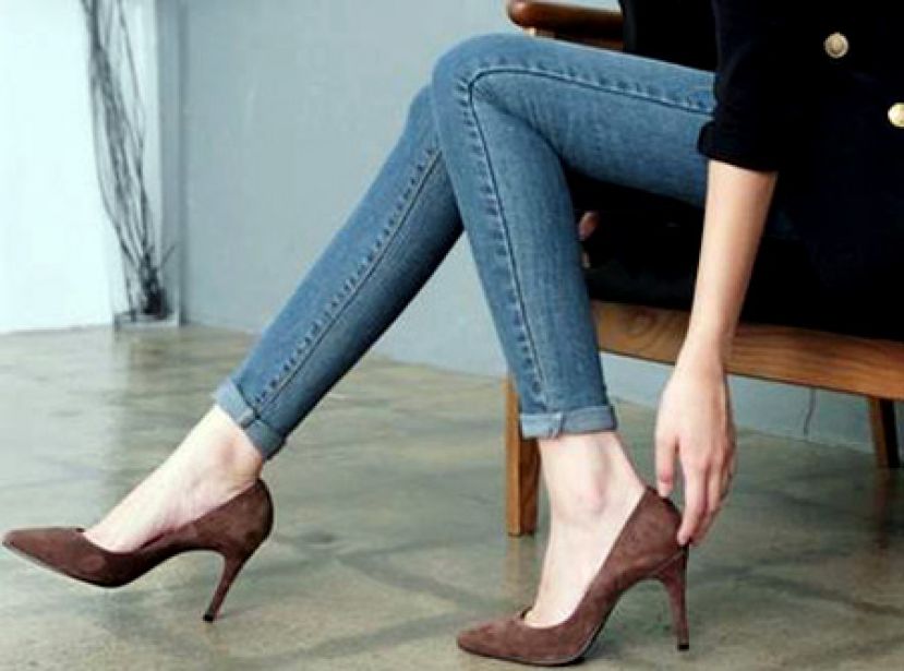 长期穿高跟鞋 妙龄女长骨刺