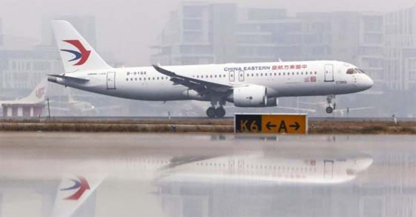 全球首架中国国产，C919飞机交付东航。