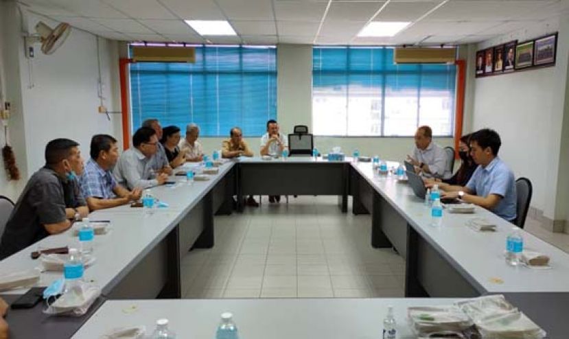 成邦江中华商会與砂拉越经济策划部委任的Frost＆Sullivan咨询公司对话。