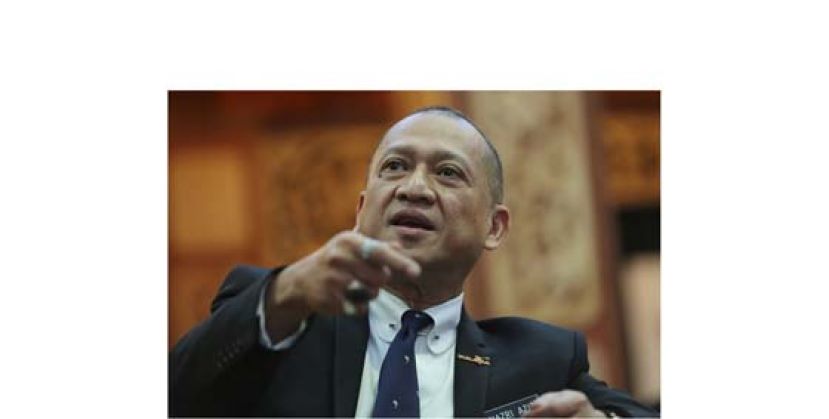 拿督斯里纳兹里。