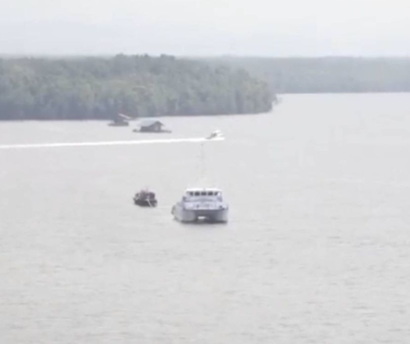 马印泰联合演习 出意外！ 直升机坠河解体