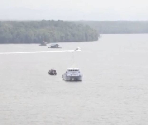 马印泰联合演习 出意外！ 直升机坠河解体