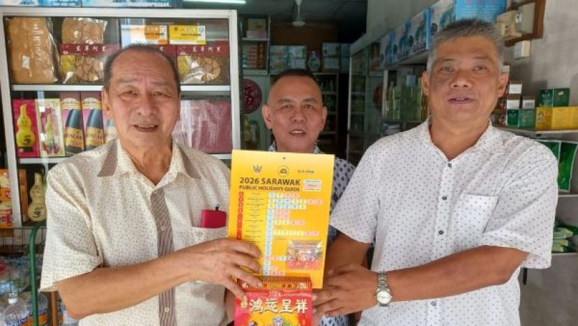 晋老巴刹民众联谊会    派发精美日历予会员