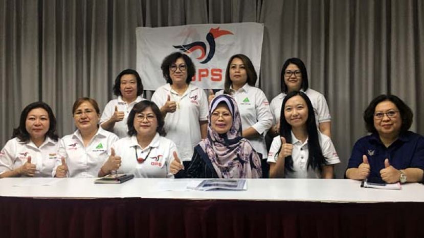 砂政党联盟妇女组与民众交流会筹委会新闻发布会，前排(右二及三)分别为筹委会主席许德婉和拿督斯里陈赛明。