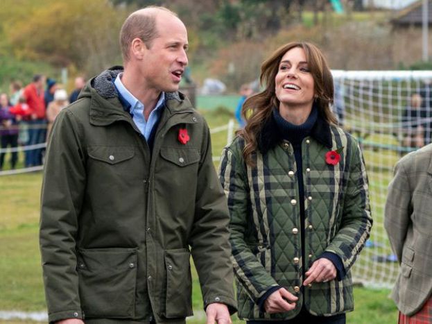 凯特王妃术后首次被人目击外出走动，和丈夫威廉一同在农场商店内购物。报导称，这也是夫妻俩最喜欢去的地方之一。