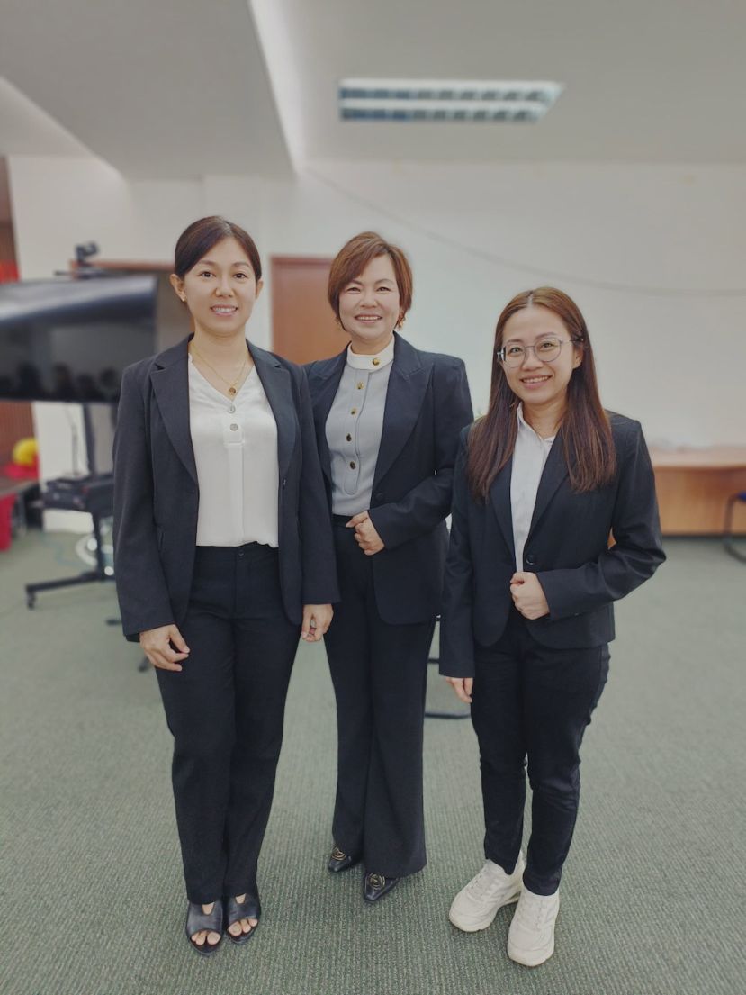 张慧娇（中）继续领导妇女组，秘书由刘亿（右）接棒，财政陈颖沁（左）接任。