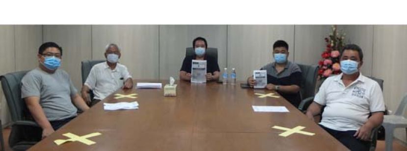 东马船东公会主席林顺锦（中）提醒船主检查船只的活跃状态，避免被海事局除名。