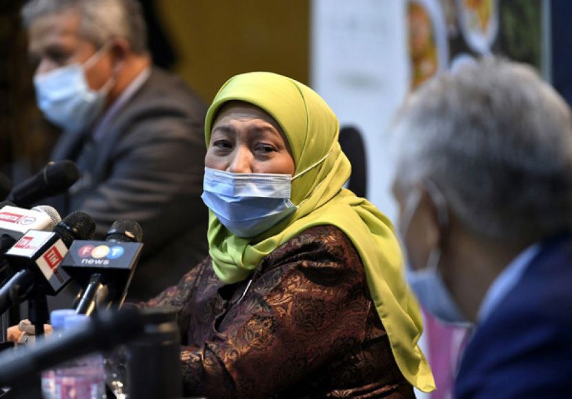 旅游、艺术及文化部长拿督斯里南希苏克里。