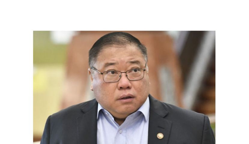 拿督斯里张庆信。