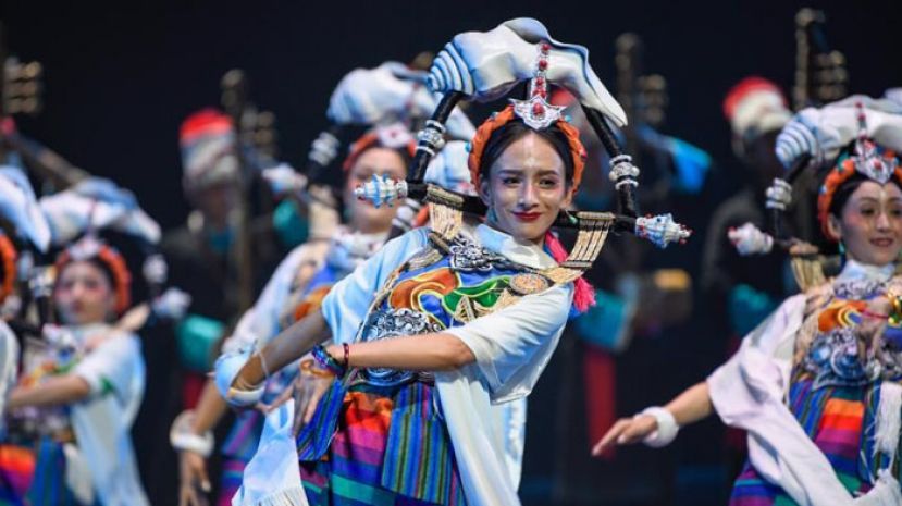 藏戏唱响青藏高原600年