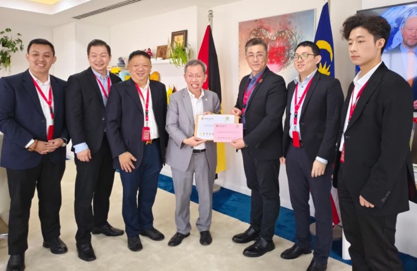 成邦江音乐社邀请砂副总理任48周年庆典暨全砂中小学生华语歌唱比赛&rdquo;晚宴的主宾
