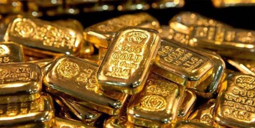 金价首次突破2700美元。