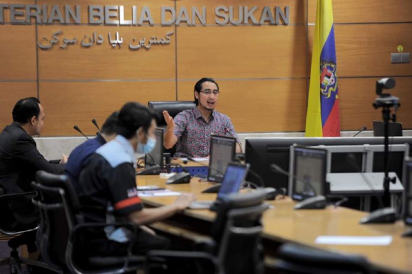 青年及体育部副部长旺阿末法依沙。