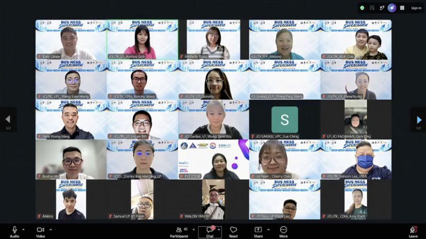 全体参与者与主办单位成员合影留念，共同见证活动圆满举行。 