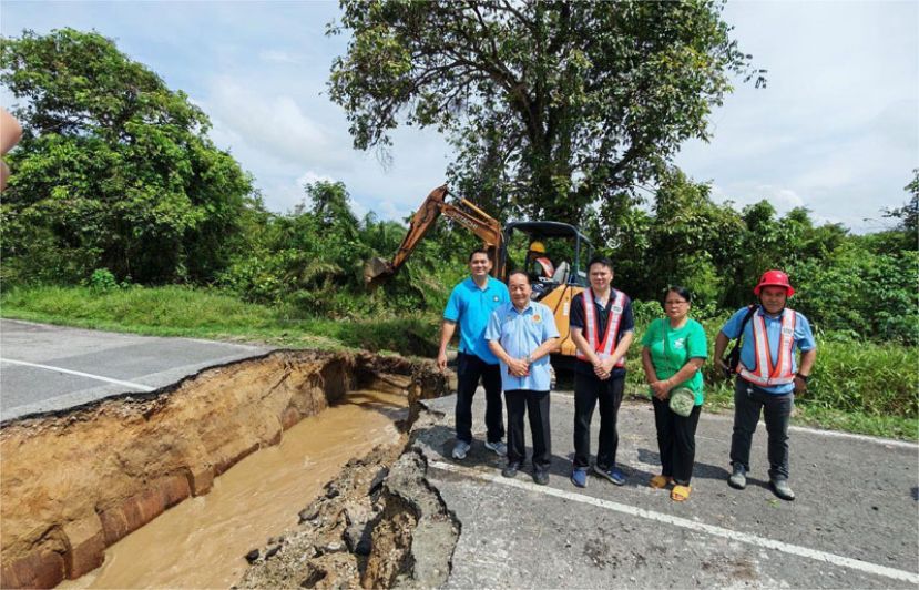 峇旺阿山多座长屋的道路发生塌陷事故