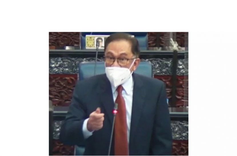 拿督斯里安华。