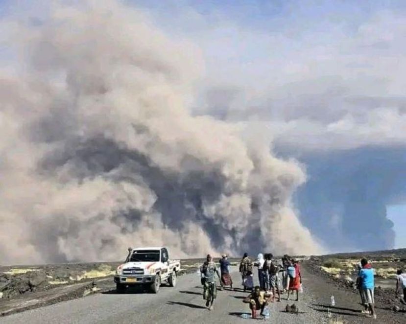 沉寂1.2万年，埃塞俄比亚海利古比火山喷发。