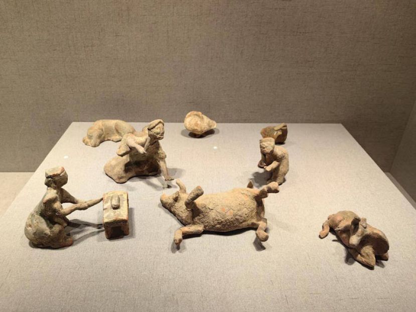 徐州博物馆&ldquo;汉家烟火&rdquo;展厅内展示的汉代人日常生活场景。