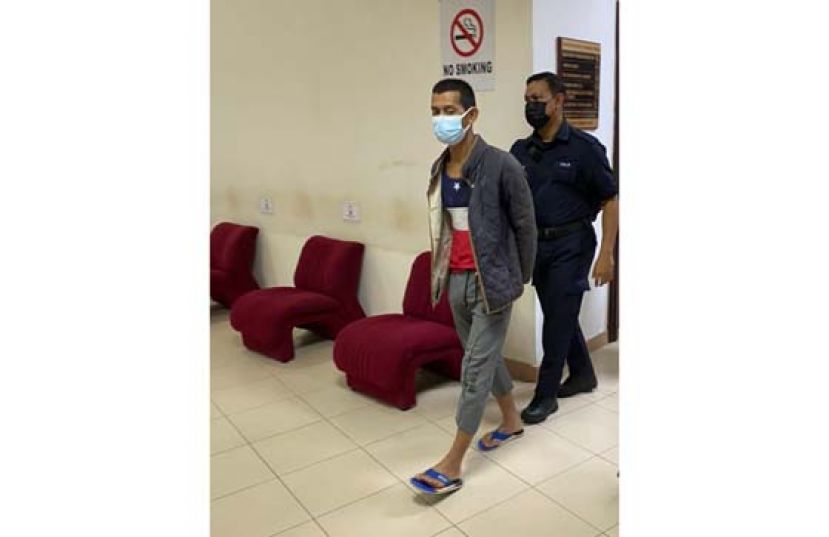 面对判决后的狼叔被押离开法庭时摄。
