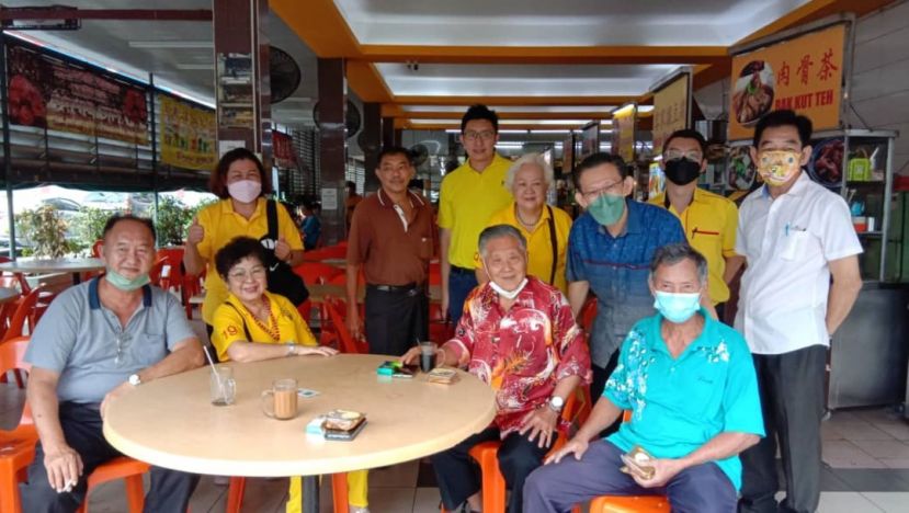 杨昆贤赞薛华东服务精神