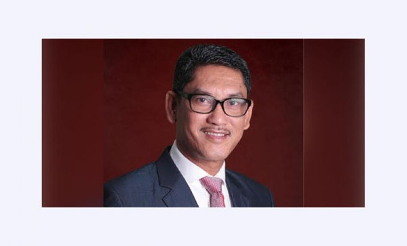 新面孔之一的青年与体育部长拿督斯里阿末法依扎。