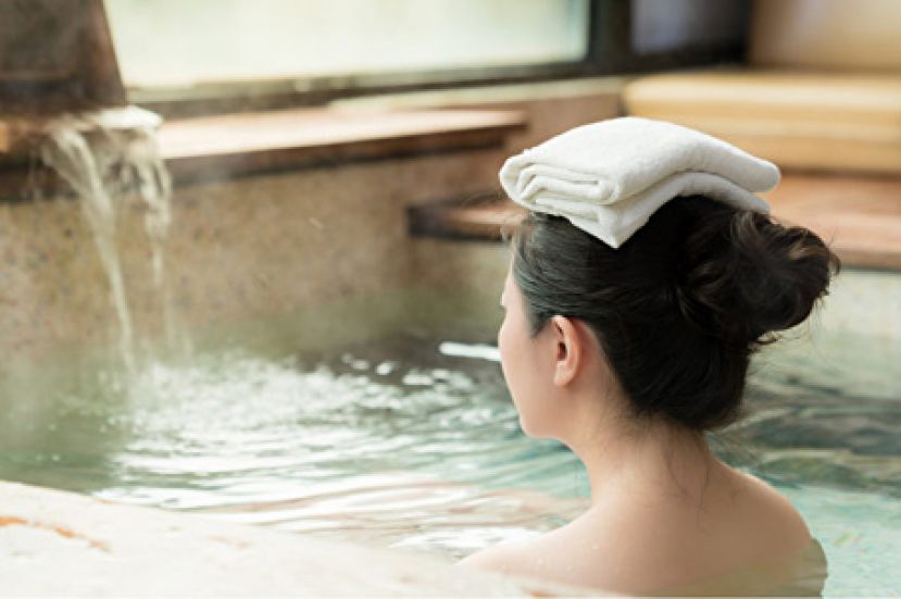 睡前1-2小时泡澡10分钟 将有意想不到好处