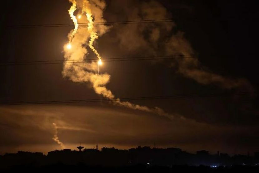 以色列军人夜投下传单 加萨平民撤离前往避难所