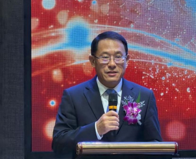 中国驻古晋总领事邢伟平在致辞时影。