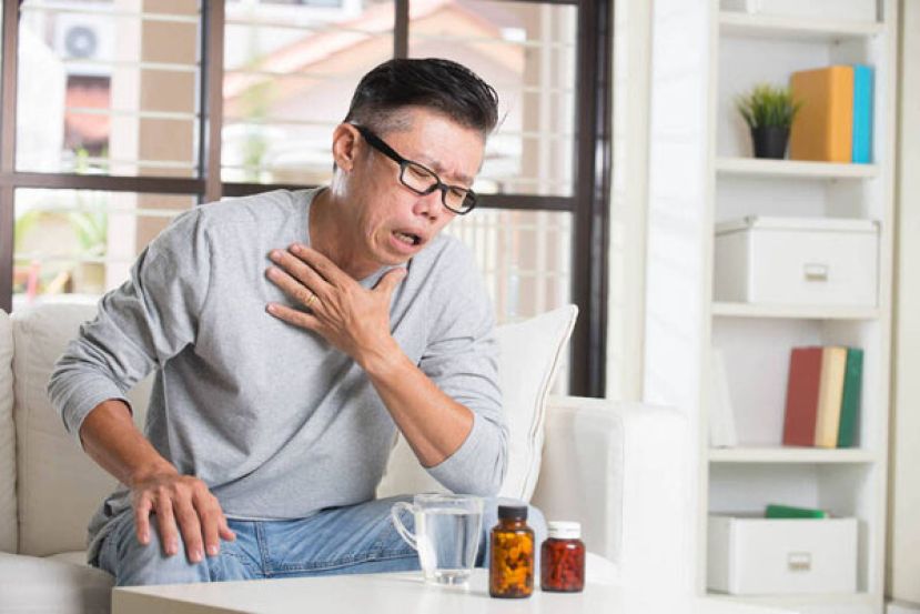 日吞20颗保健品竟食道溃疡　医揭药物性食道炎养生不成反伤身