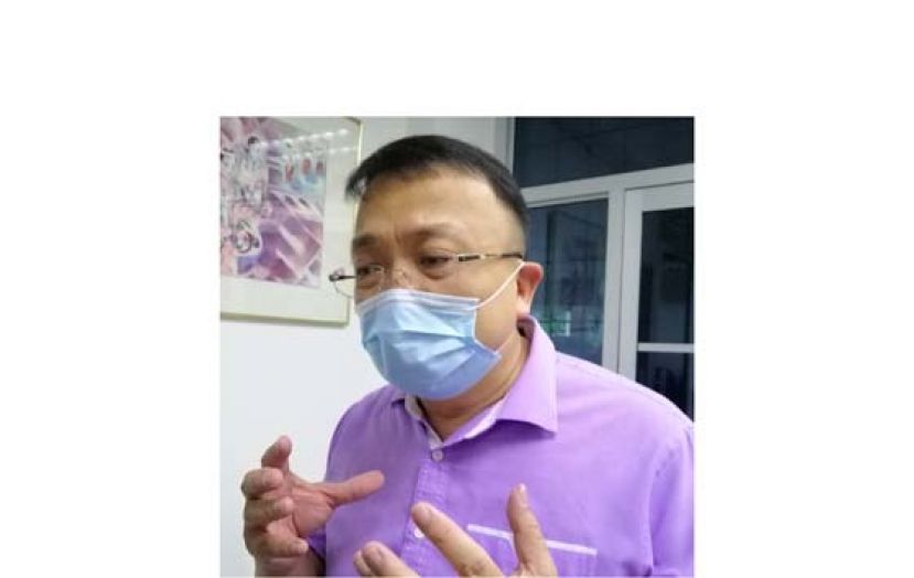 古晋中华小学校董会署理主席蔡文铎。