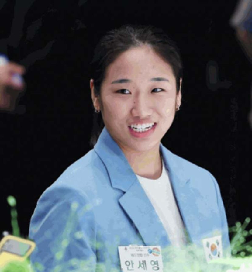 安洗莹事件调查公布：韩文体部促羽协会长辞职。