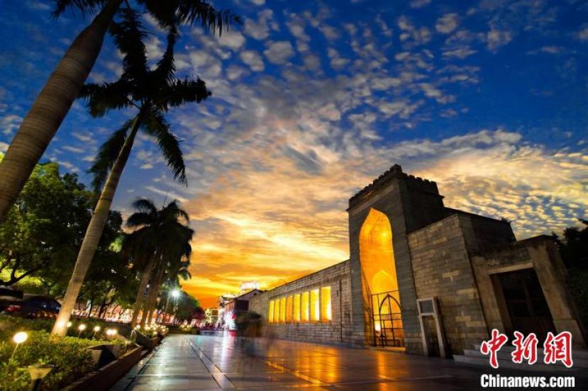 泉州清净寺位于福建泉州古城区中心，散发着浓郁的异域风情。