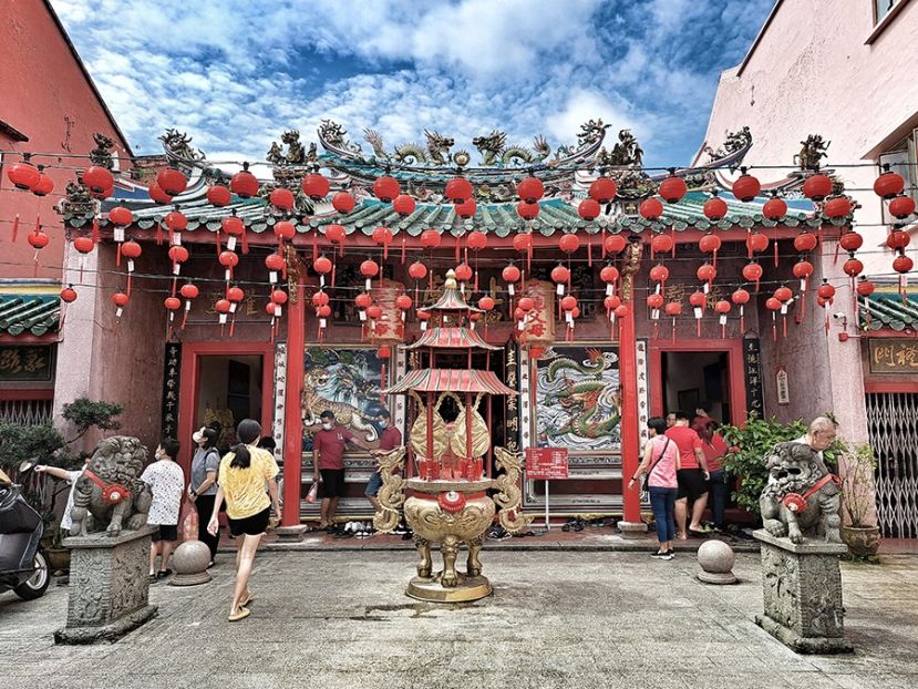 古晋潮州公会辖下玄天上帝庙保管委员会配合庆祝玄天上帝圣诞，将于下星期日（三月初三）上午在上帝庙举行白米布施活动。