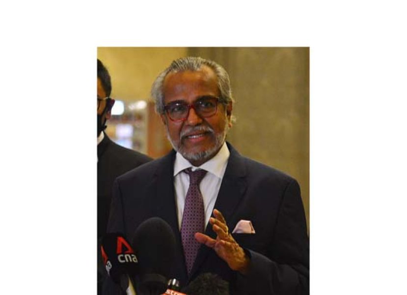 前首相拿督斯里纳吉代表律师丹斯里沙菲宜。