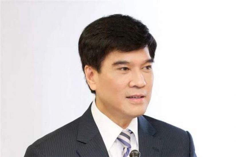 黄义交早年为人熟知的是&ldquo;宝宝&rdquo;事件，他与媒体人周玉蔻、名媛何丽玲的三角恋，曾轰动台湾社会。