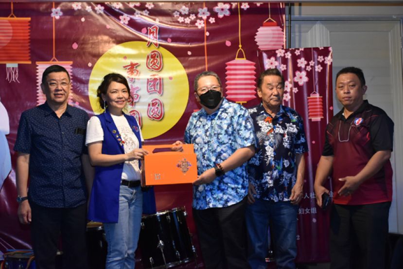 黄鸿圣：中秋节让砂拉越多元族群不分彼此共同团结在砂拉越的和谐社会