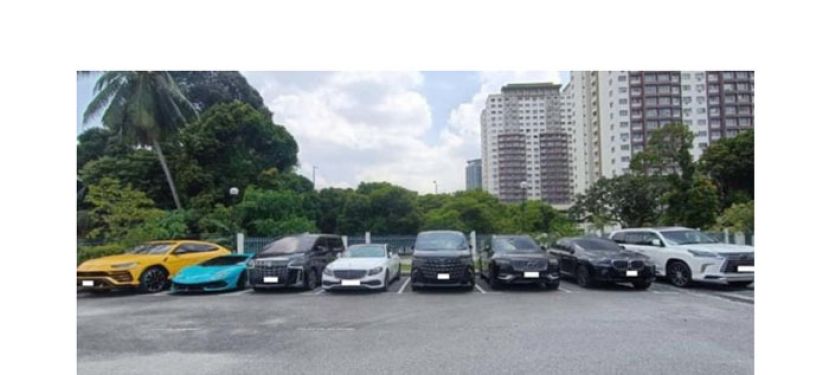 反贪会充公的8辆豪华车。