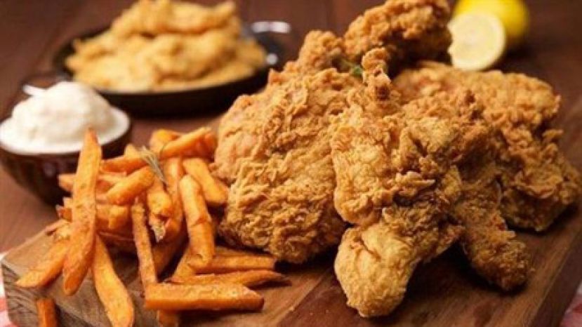 中年大叔忙应酬 九成五胃病缠身