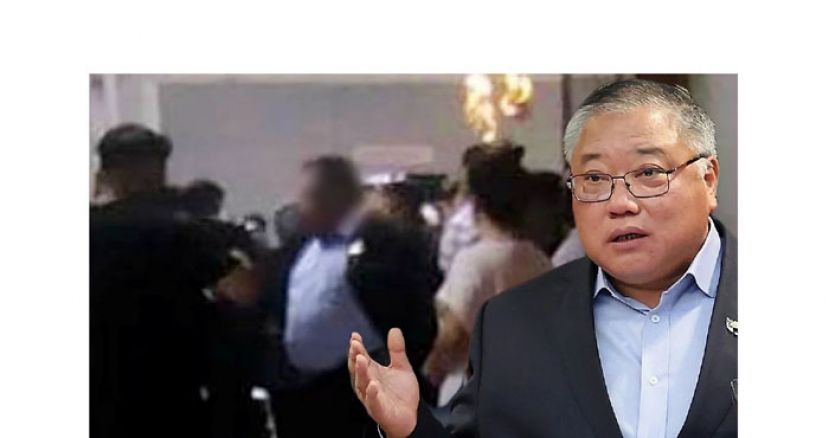 拿督斯里张庆信。