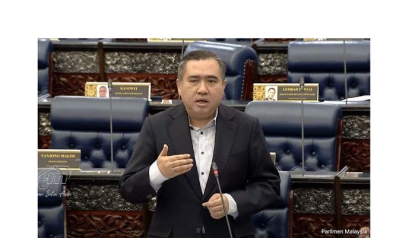 交通部长陆兆福。