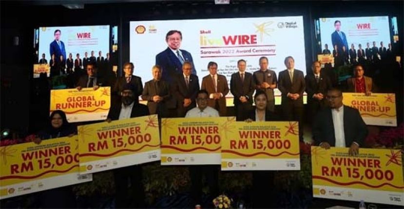 2022年砂拉越壳牌LiveWire颁奖礼后的一张大合照。