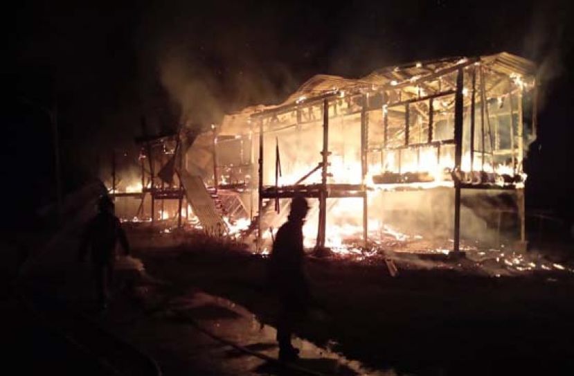 诗巫格盟央青年营宿舍烧毁。