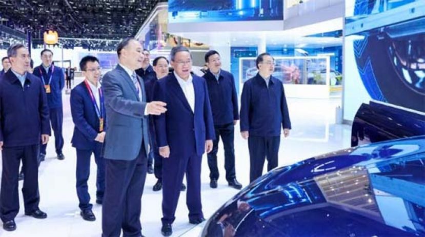 李强：要大力发展新能源汽车，促进中外车企合作。